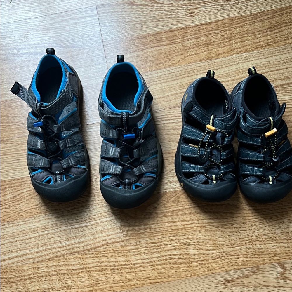 Keen Kids Water Shoes in Black and Blue boys size 1 and 2